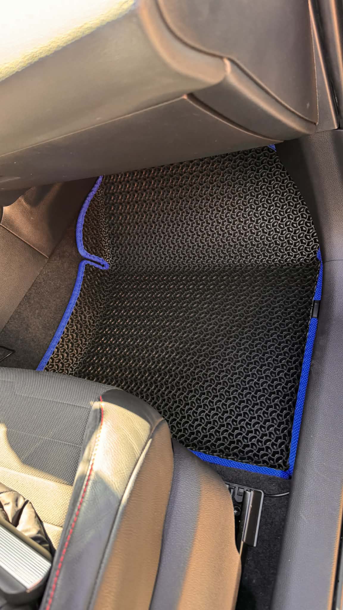 Dywanik pasażera EVA